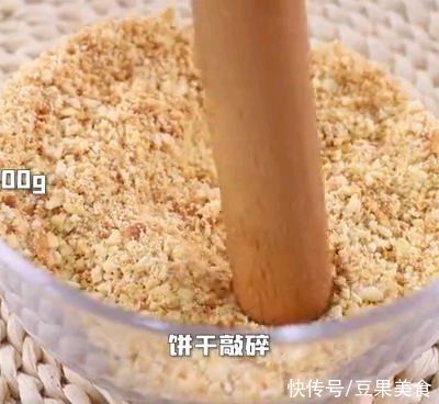 饼干|免烤箱，少女心爆棚的樱花慕斯蛋糕