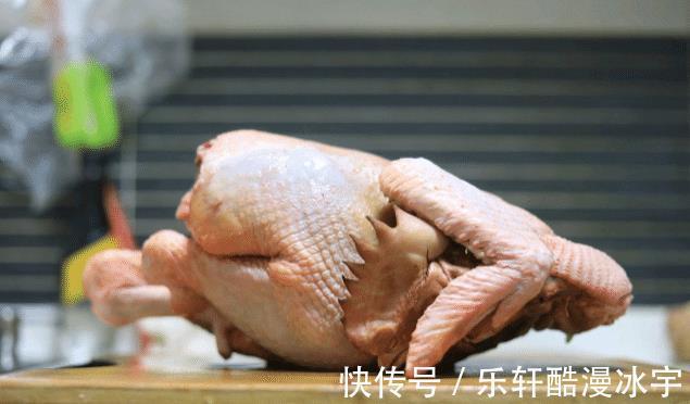 鲜美|伏天要多吃鸡肉,试试3种做法,清爽鲜美,营养滋补,家人胃口好