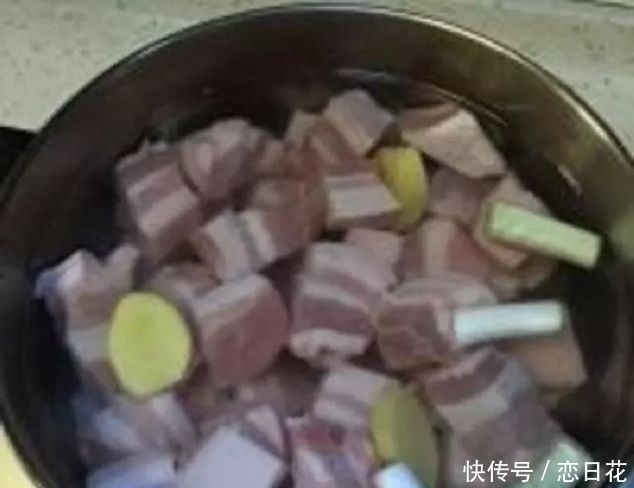 红烧肉万万不能直接焯水，“这一步”不能忽略，不然肉吃起来很柴