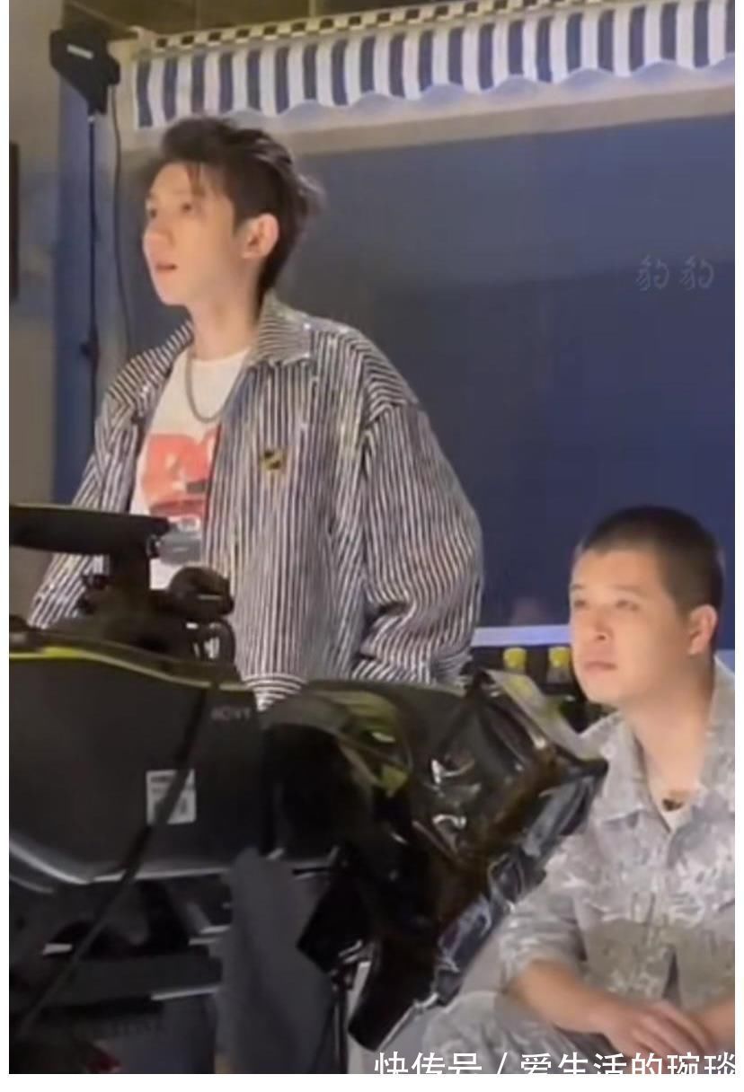 王源和林墨录制同一节目，网友晒出二人录制花絮，注意点却被转移