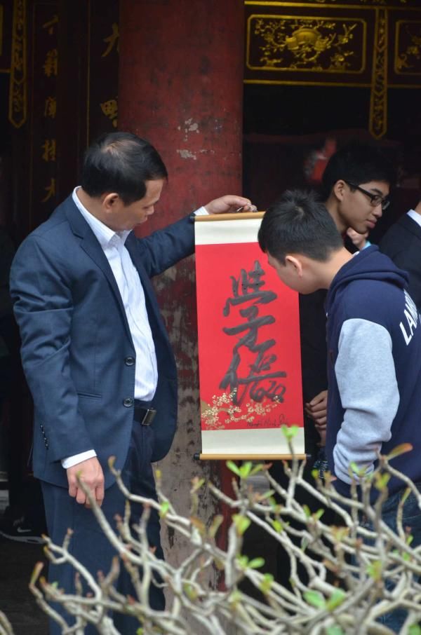 中年|这个年夜饭吃粽子的国家,居然还有人属猫?