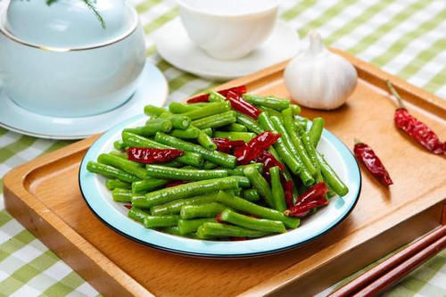 炒豆角|炒豆角,有人焯水有人过油,都不对,大厨教你一招,更易熟不发黑