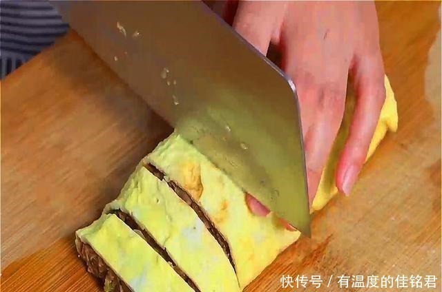 好吃|夏季多吃洋葱，教你好吃的做法，清淡营养不油腻，做一盘不够吃