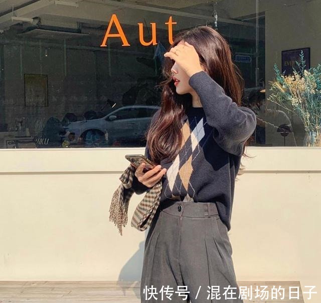 马甲 打底衫过时了!秋冬流行这4件内搭!打底衫过时了!秋冬流行这4件内搭!
