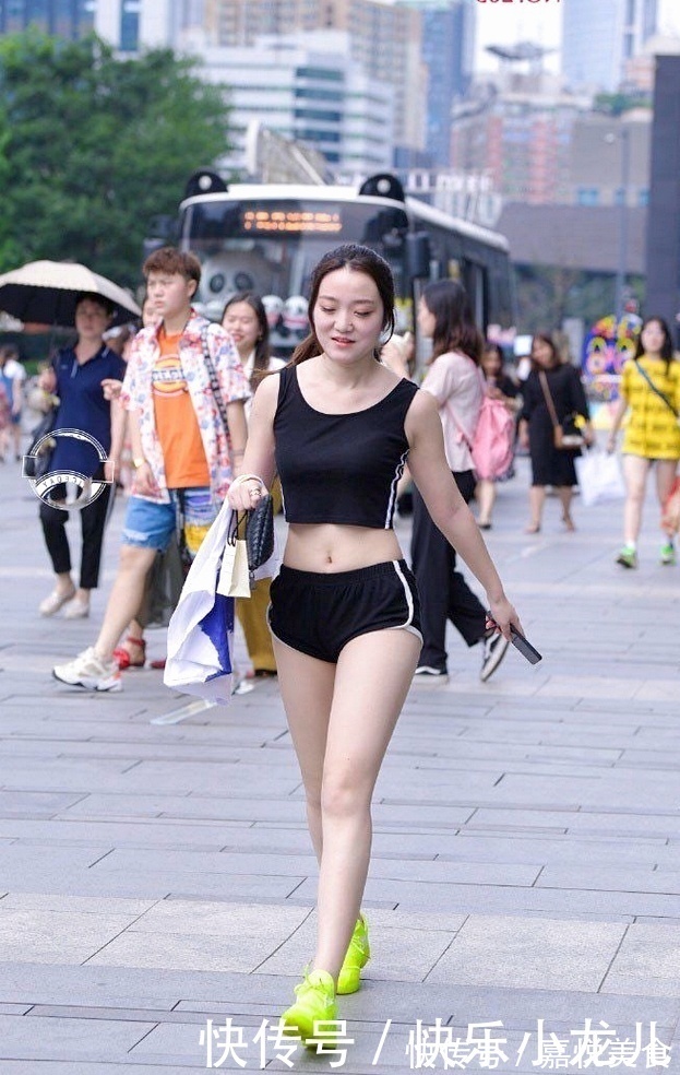 搭配 气质女生的简约风穿搭,青春靓丽感满满!