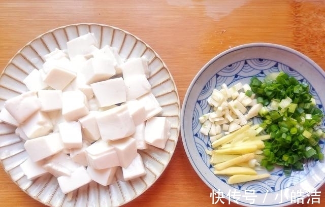 内酯豆腐|虾仁豆腐汤直接下锅煮就错了，多加这一步，汤头鲜香十足，味道好
