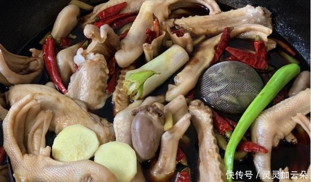 年夜饭首选甜辣酱香卤鸭货,酱香浓郁,肉嫩有嚼劲