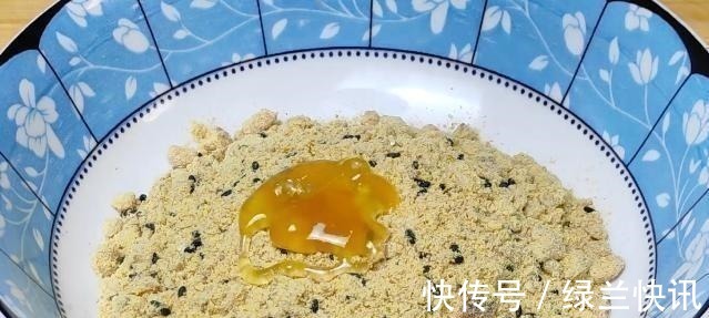 玉米面|早餐吃它,胜过喝豆浆牛奶,维生素钙极高,做一次吃半月