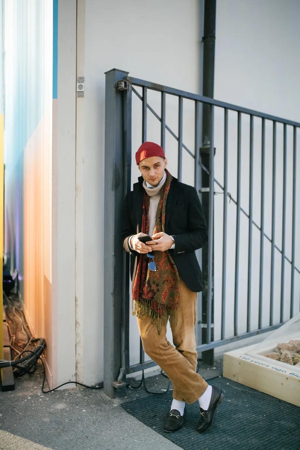 敢在这个冬天里横行无忌的男人，衣柜里都不缺这3条裤子