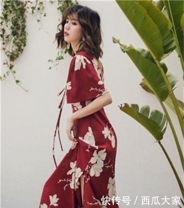 蕾丝|街拍高颜值的小美女,身穿黑色蕾丝,实在甜美