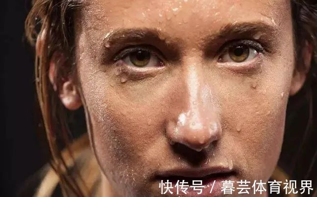 吹风|为啥有人动不动就一身汗,有人再热也不出汗?老中医告诉你答案!