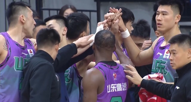 教练组|山东男篮新消息,哈德森向豪华教练组摊牌,陶汉林之前已说明原因
