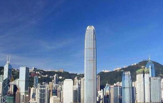 上下铺|影帝攒了23年钱买房？当红港星也曾挤着80平，香港房价有多可怕？