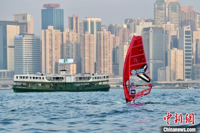 香港|香港滑浪风帆会于维多利亚港举办滑浪风帆夜间表演赛