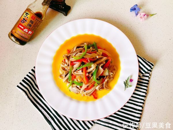 滋味|#不容错过的鲜美滋味#鲜美肚丝青红椒