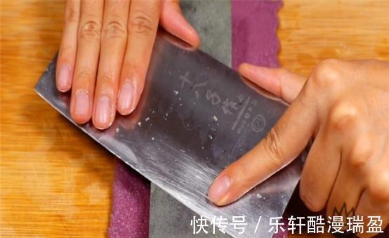 正确|磨刀斜磨还是横磨原来一直都磨错了，教你正确做法，锋利又耐用