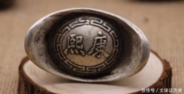 随手|古代大侠吃完饭,随手扔下银子就走,小二难道不怕给少了?