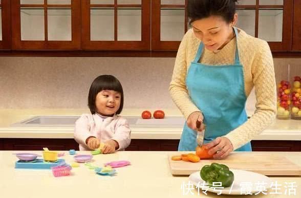 小蛋糕|孩子6岁前脾胃虚弱,有几样食物要少吃,以免伤脾又害胃