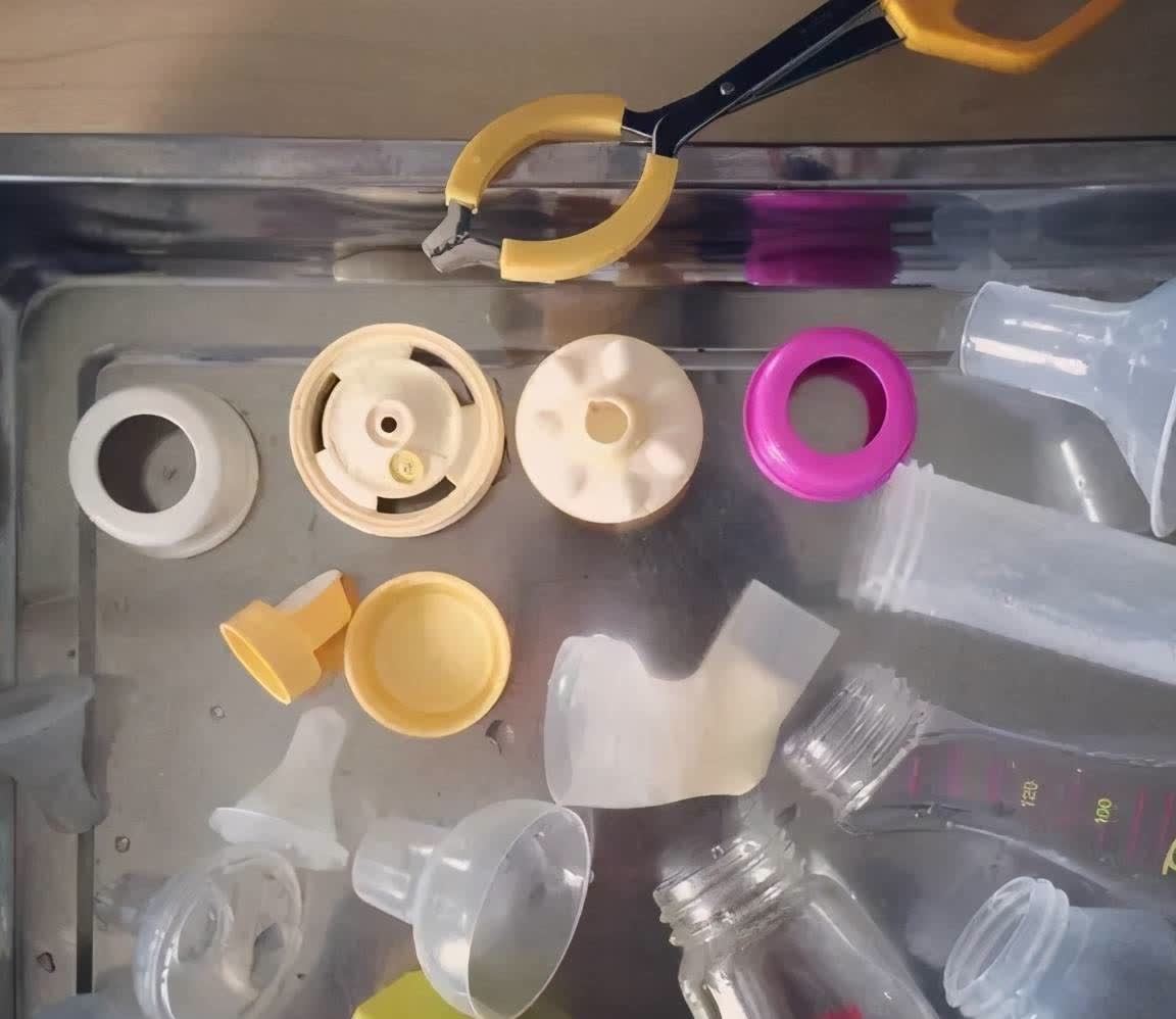 开水烫奶瓶|有种“无知”叫开水烫奶瓶,家长图省事,苦的却是孩子