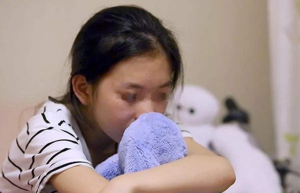 初中女生夜夜“尿床”，妈妈称水喝多了，医生检查后偷偷报了警