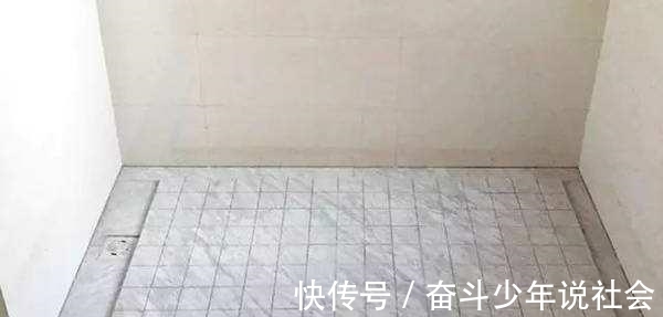 聪明人|卫生间地面不要贴瓷砖了,头次见聪明人铺这种材料,后悔没早知道
