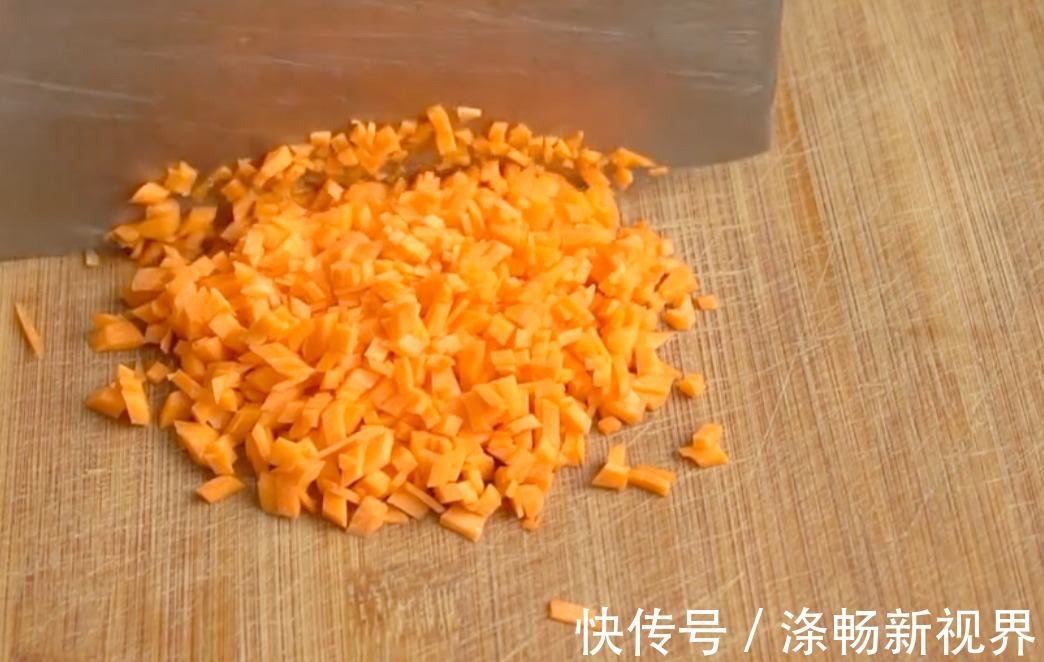西兰花|西蓝花又出新吃法，不炒不炖不凉拌，做法简单，鲜香美味，超好吃