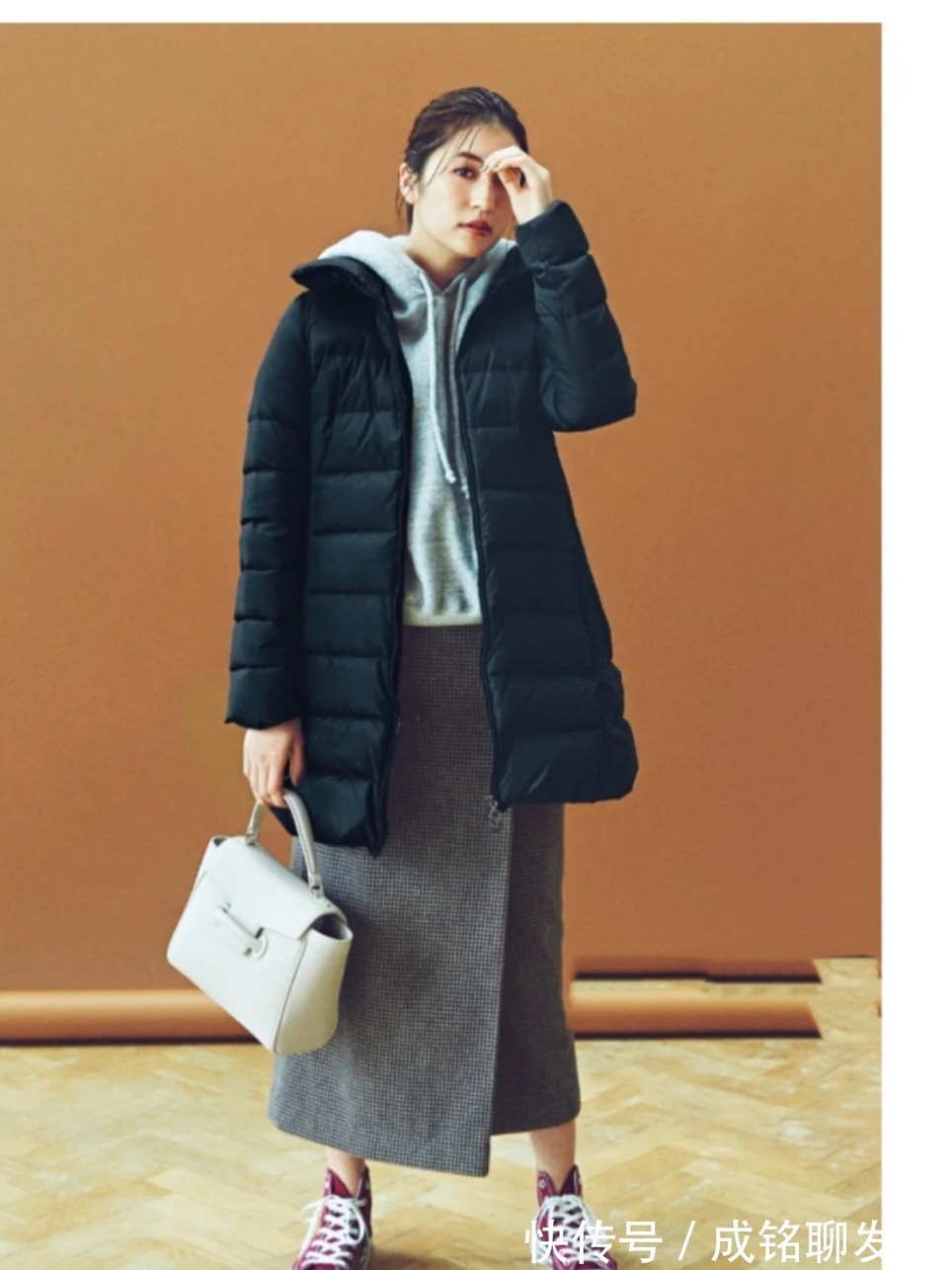 裤装|适合四十多岁女人的羽绒服穿搭,不臃肿不显胖,保暖时尚两不误
