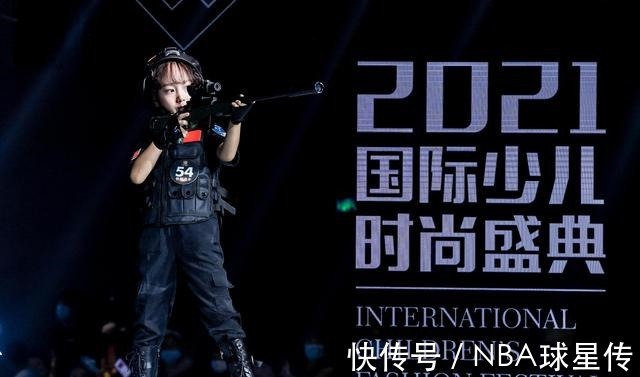 童星们|第一童星深圳总决赛,星光熠熠照亮童星梦想,华服绽放鹏城之光!