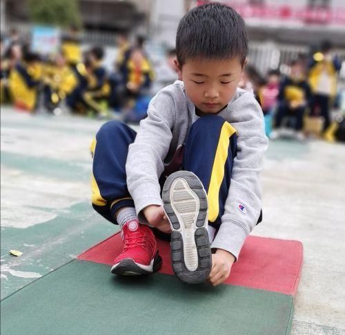 应城市蒲阳小学：自己的事情自己做 自我服务快乐多