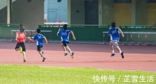 史努比|老师,他在路上扶摔倒的人了,他本来成绩能更好