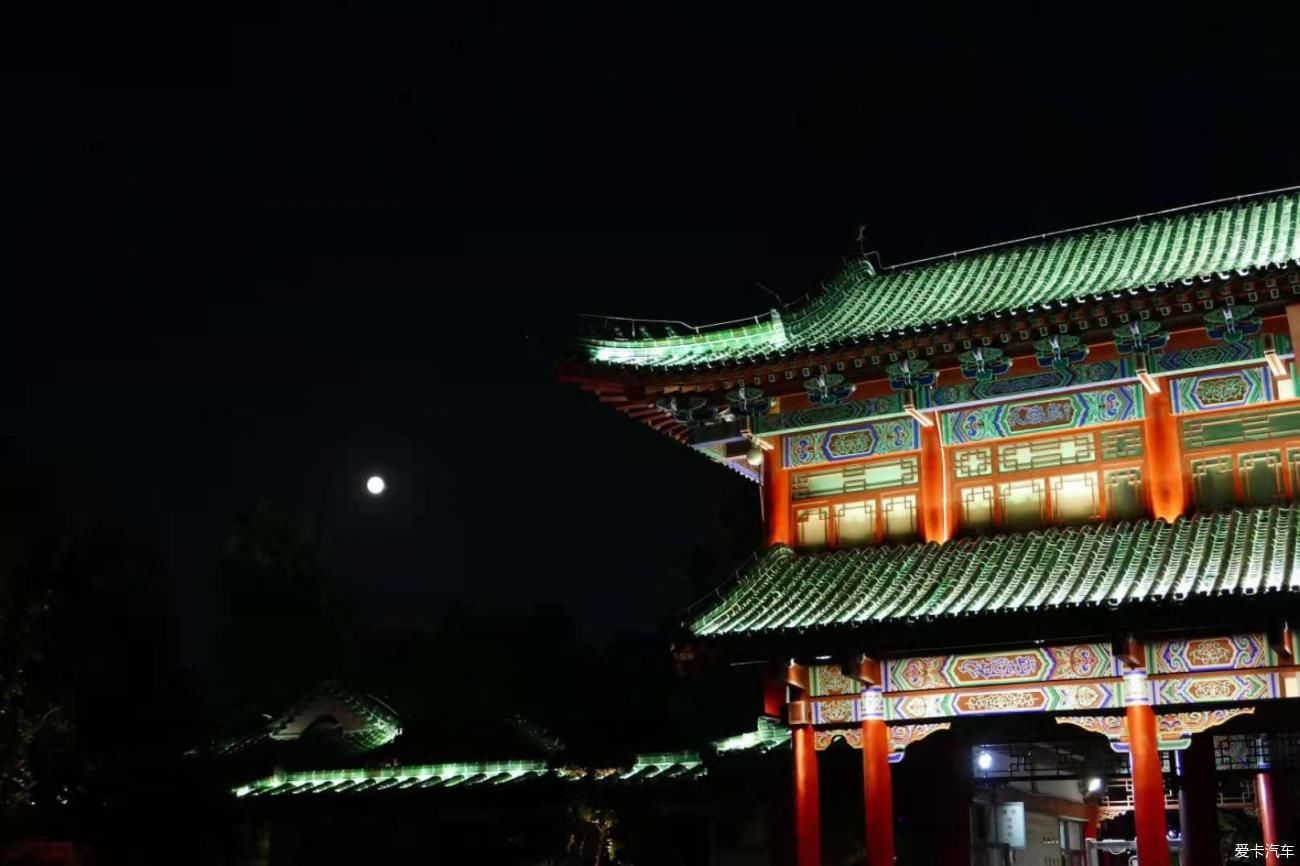 中年|夜游太明湖