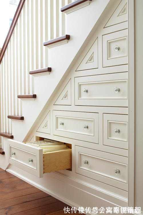 盖板|外国人就是脑洞大开!好好的楼梯非要装个盖板,看完才知道多实用