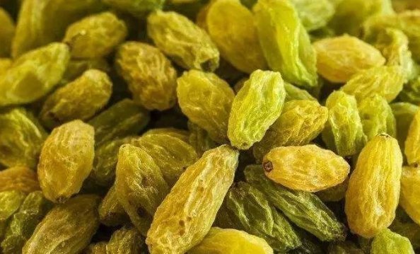 葡萄干|早餐吃几粒葡萄干,竟然有想不到的好处,抗衰抗癌,肌肤更透亮!