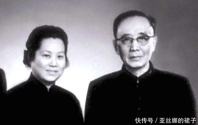 于佩琛|39年前的今天,姐妹都痴情郭沫若的书法家于立群自缢而亡