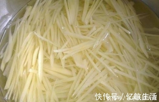 饺子皮|没想到这个东西还可以当饺子馅,香软细腻比肉还香,你肯定没吃过