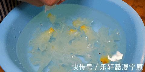 泡软|夏天没胃口试试这一黑一白的凉拌菜，一拌就上桌，家人都说好