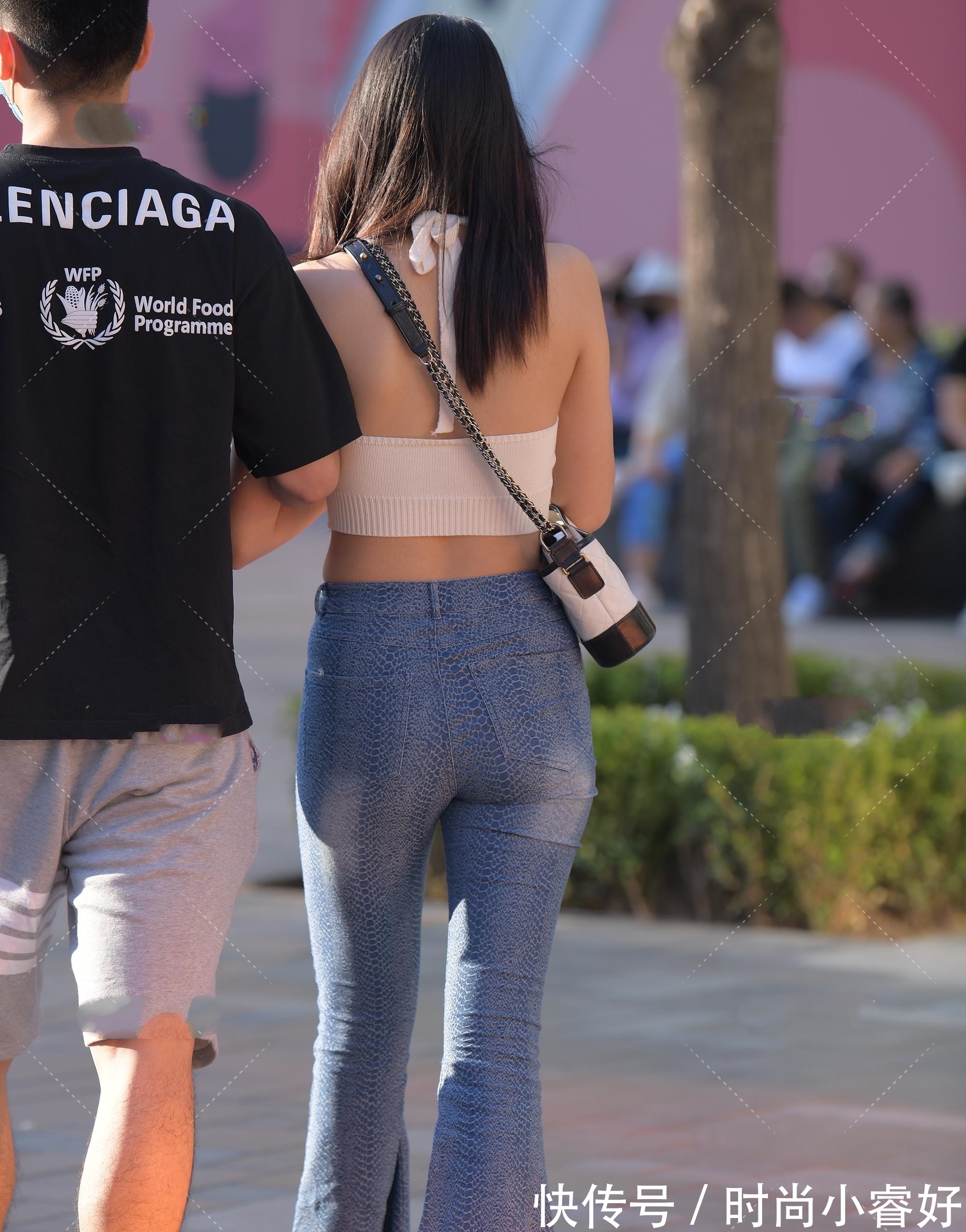 花纹 蛇纹喇叭裤,性感优雅加一点野性,彰显自己的与众不同