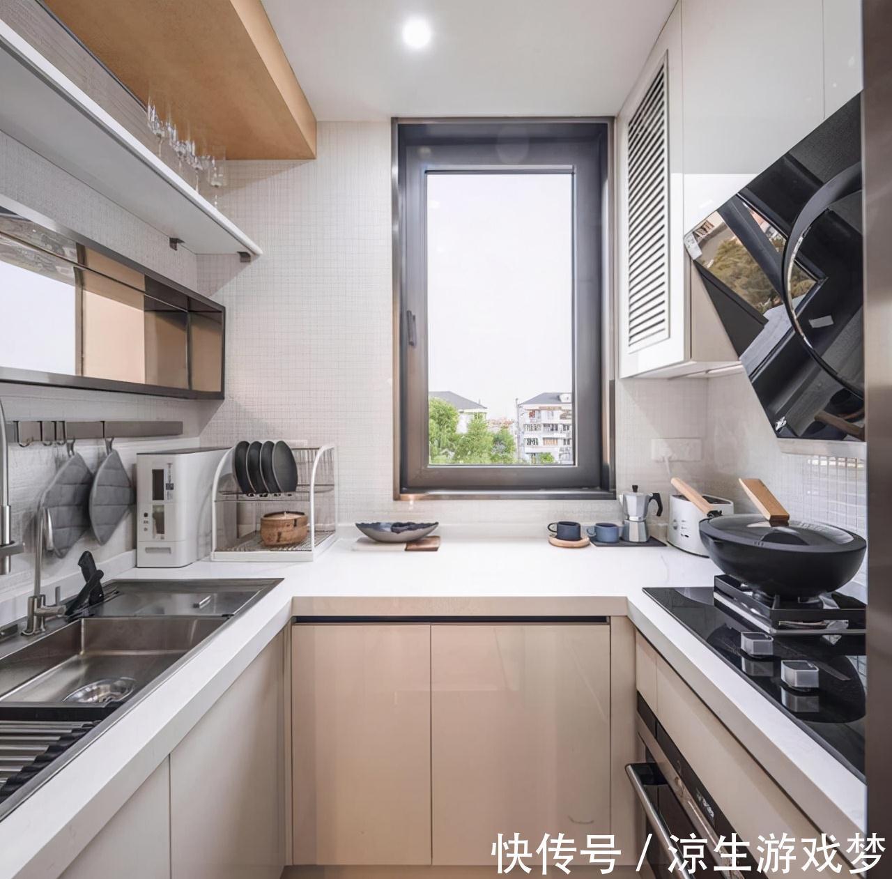 客厅|34平的顶层小家,让北方公婆很不适应,没想到改造之后好舒服!
