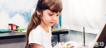 女童|5岁女童画“蛇”得奖次,宝妈见状开心不已,旁人说道快报警吧