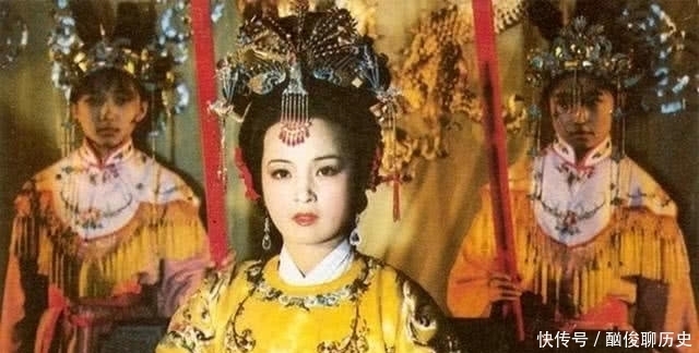 当中|红楼梦当中贾元春回贾府省亲,为何不住一夜而是赶在午夜前回宫?