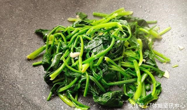 冬天，吃萝卜白菜不如吃它，铁含量极高，女生要多吃，对皮肤好！