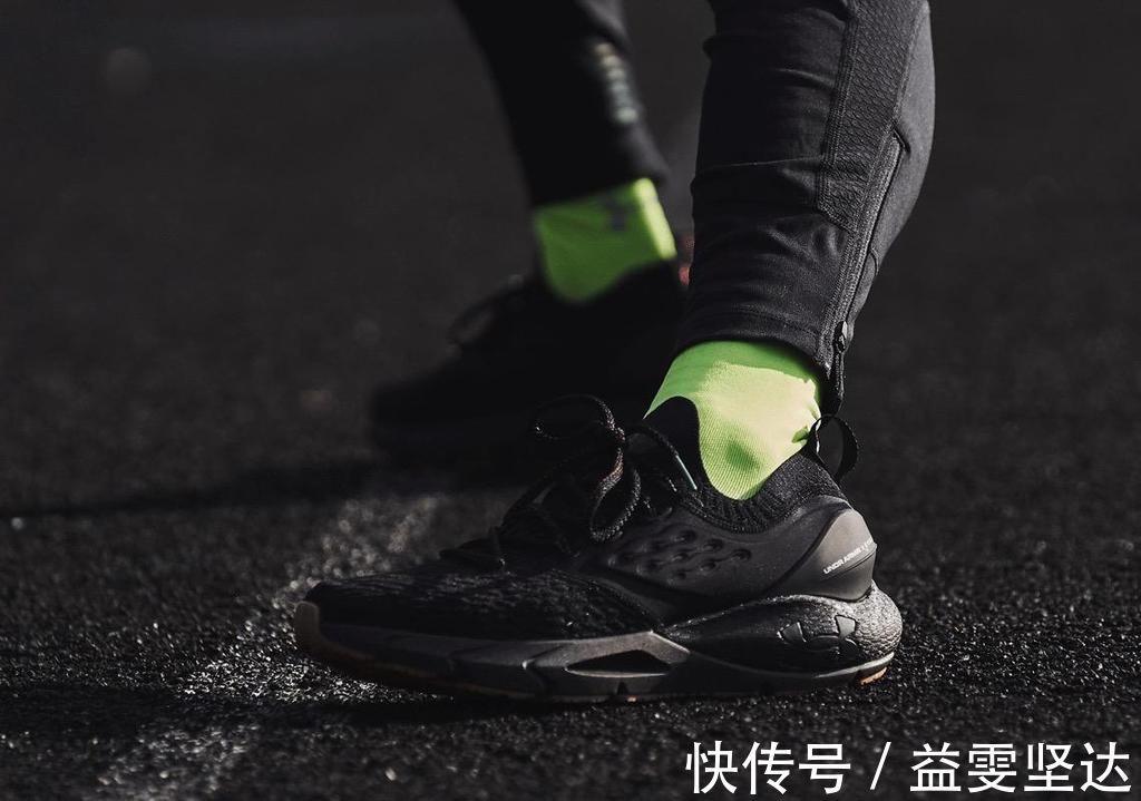 跑鞋|均为黑人月配色!UA连发三双狠鞋,篮球、跑鞋均有!