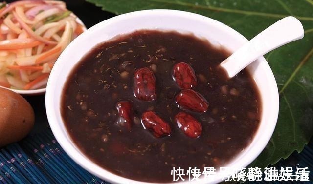 三黑粥|入冬后，用它来代替豆浆牛奶，补气又养血，面如桃花不用涂胭脂！