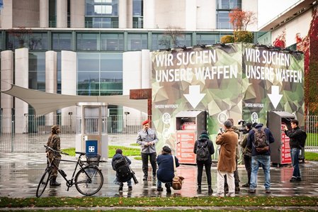 回来|“谁偷了德军的枪？麻烦还回来好吗？”