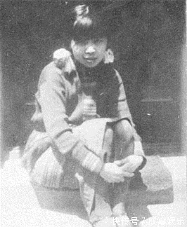 师生$萧红与鲁迅,一段说不清,道不白的异样过往,恐非只有师生之情