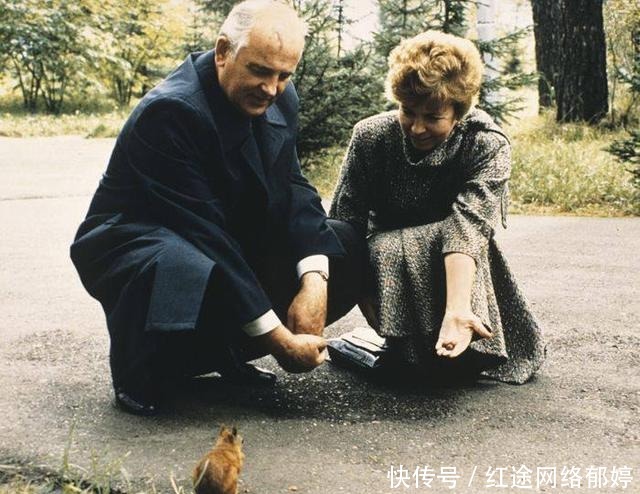 回忆录|苏联解体有无女人干政问题?戈尔巴乔夫在其回忆录说了一段话
