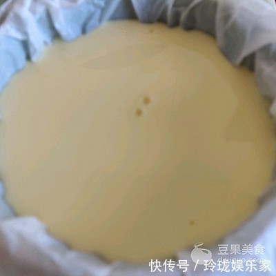 媲美|无需打发就能做出媲美芝士蛋糕的爆浆蓝莓酸奶蛋糕