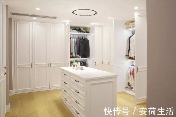 百叶门|卧室别装传统大衣柜了,如今流行这样装了,漂亮还省空间!