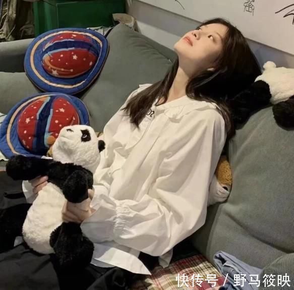 汉子|女生睡觉“头发都咋放”编起来的是淑女，大部分人活成了女汉子