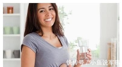 宝妈|胎儿渴了不会说话！孕妈身体会发生这3个变化，中一个就得多喝水